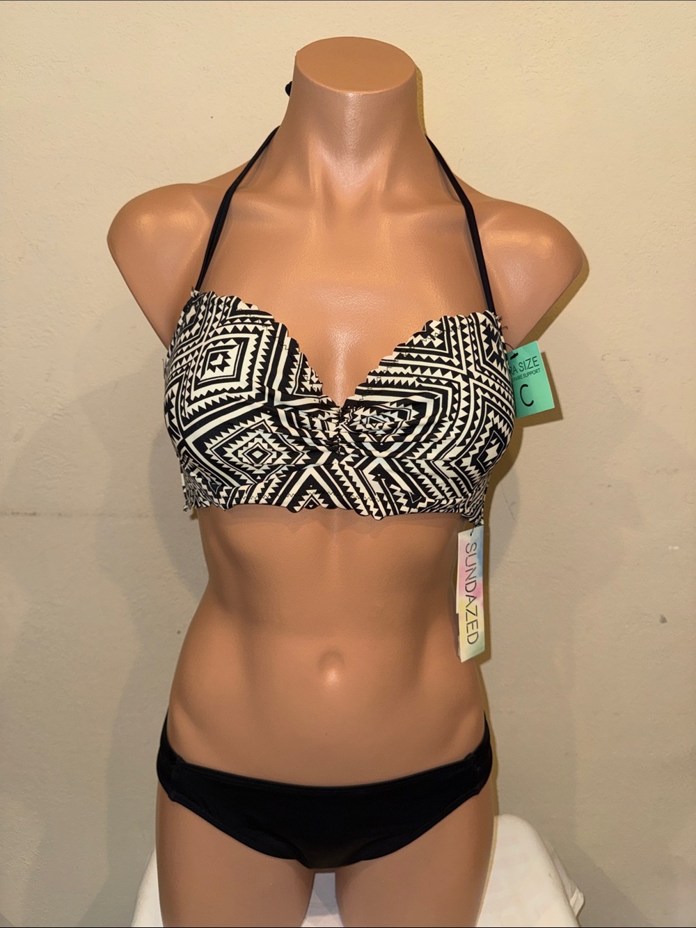 NWT Sundazed bikini set size M 34C underwire